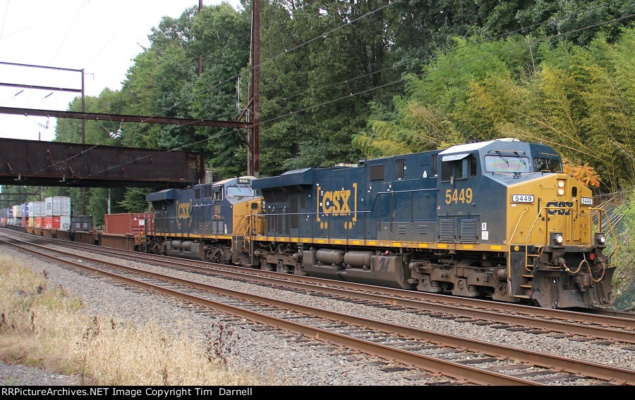 CSX 5449 leads Q158